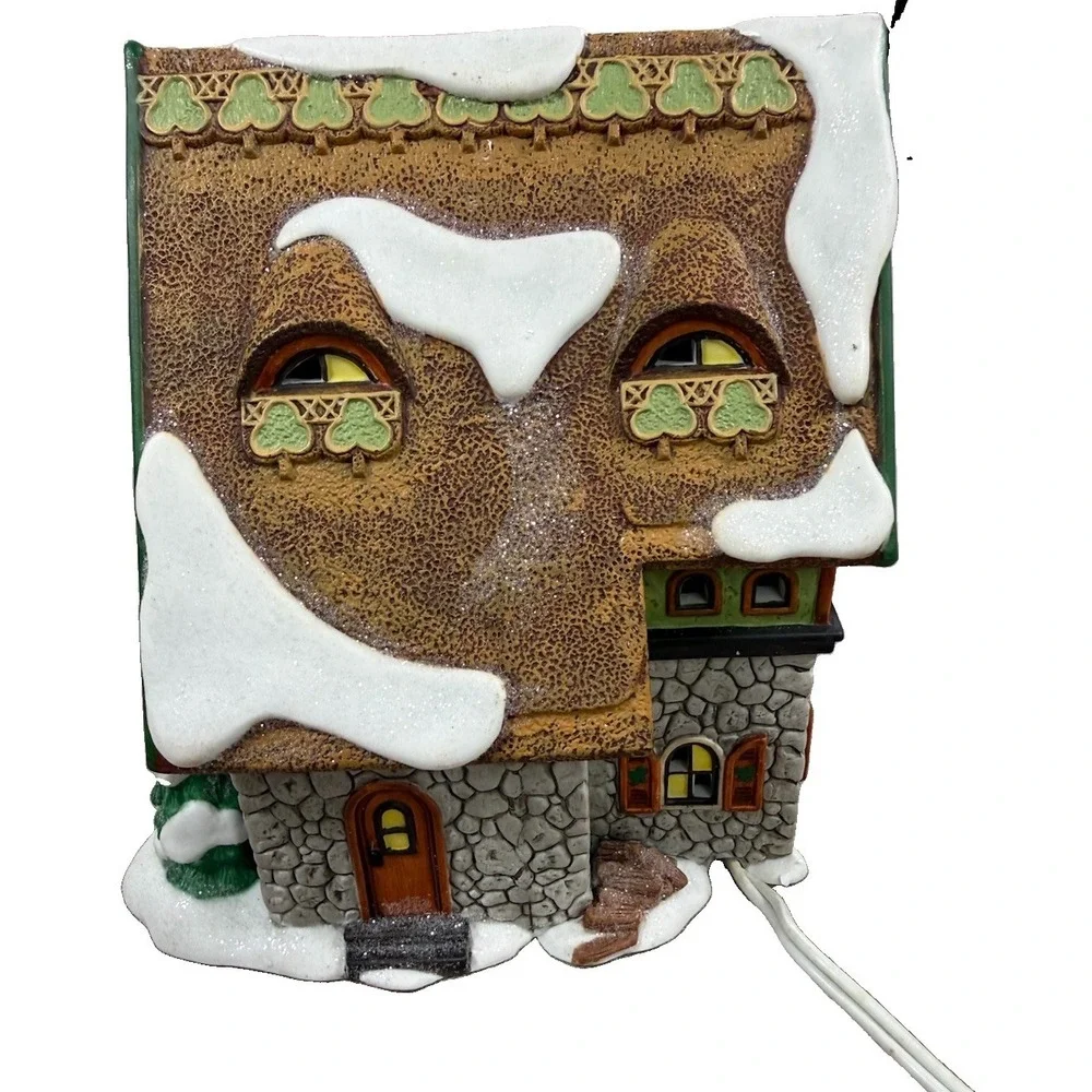 Dept 56 North Pole McElfin's Irish Restaurant & Gifts Christmas Lighted Village